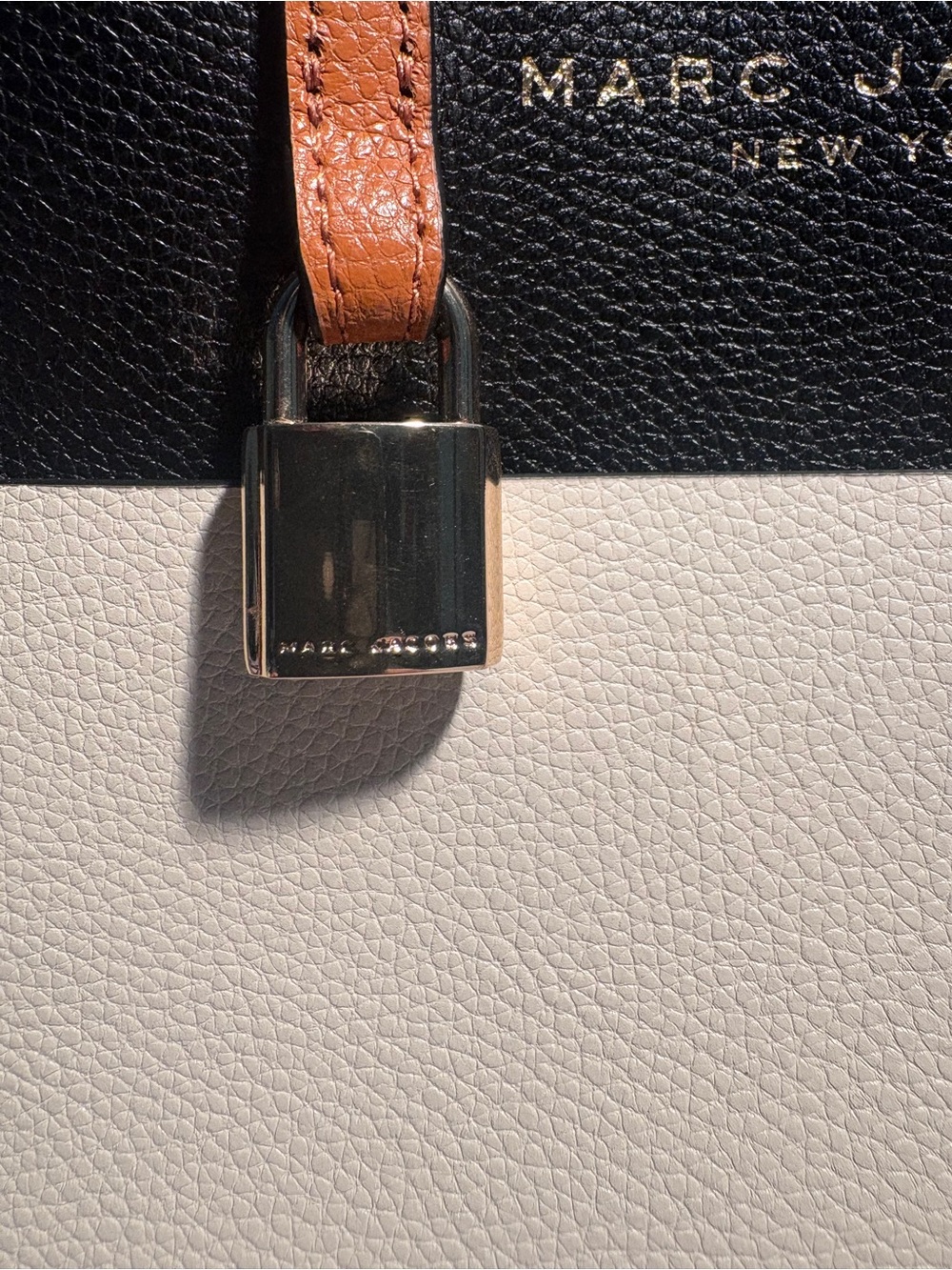 Marc Jacobs The Grind Mini Tote Colorblock Leather Crossbody Bag Black Tan Ivory - Picture 5 of 16